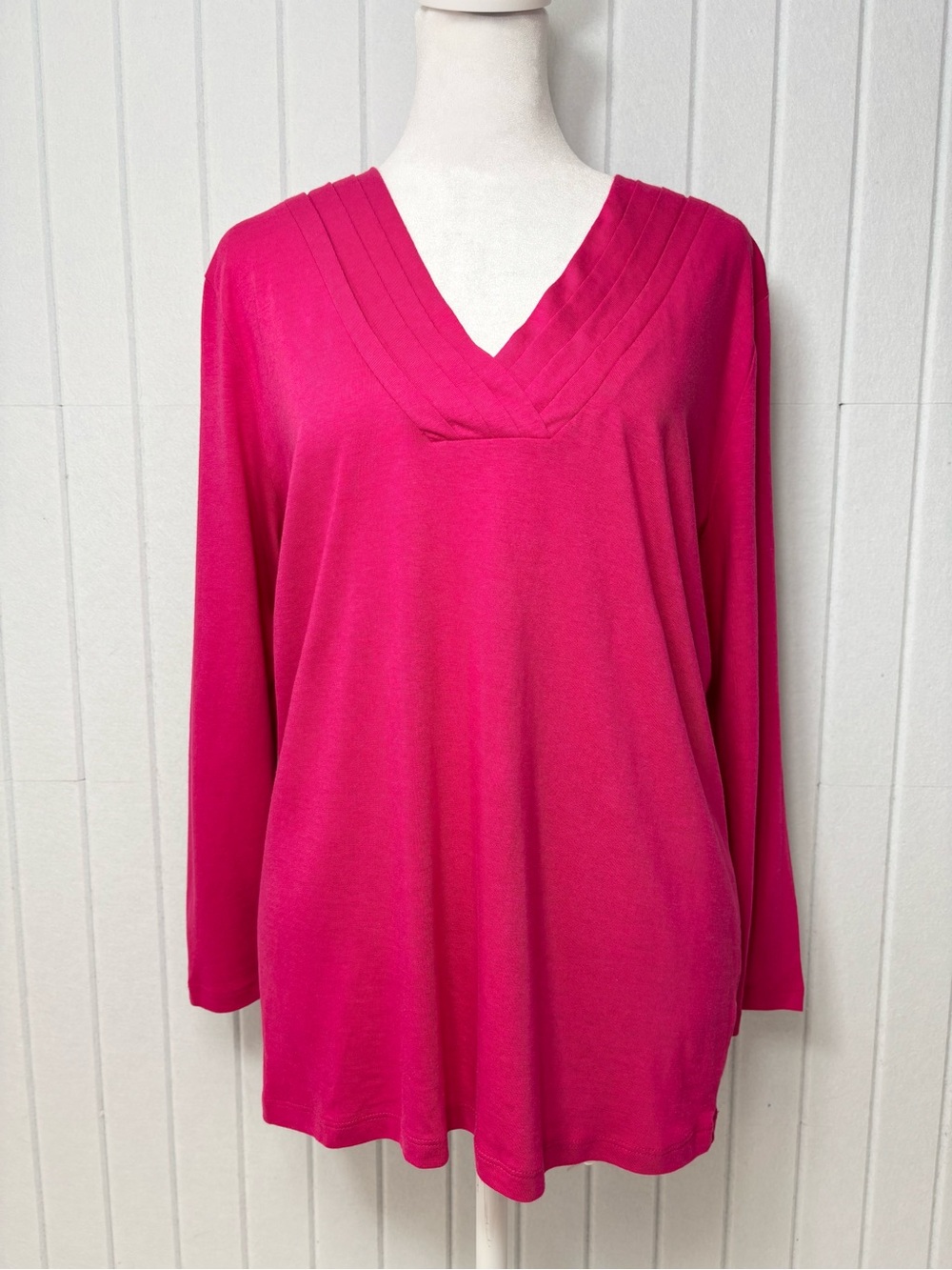 Talbots Women's Fuchsia V-Neck Long Sleeve Top Size L  NEW